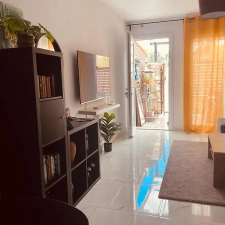 Апартаменты Seagarden Hideaway - 1bed