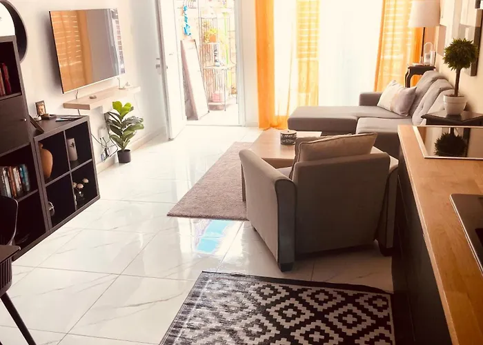 Seagarden Hideaway - 1bed Paphos